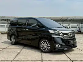 Toyota Vellfire G 2.5 AT. Tahun 2016. Hitam. Low km. Perfect cond