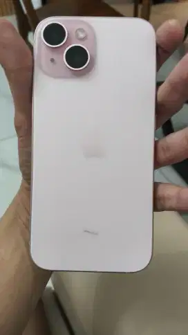 iPhone 15 128 GB Pink Garansi iBox pemakaian 1 bulan