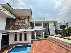 Dijual Rumah Besar di Sukabumi