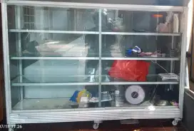 Jual etalase ukuran 1,5 m