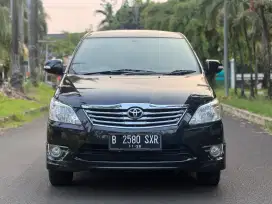 Innova 2.0 V Lux 2011 Hitam  SIAP PAKAI