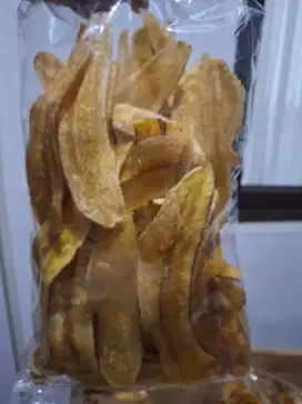 Keripik pisang maknyoos