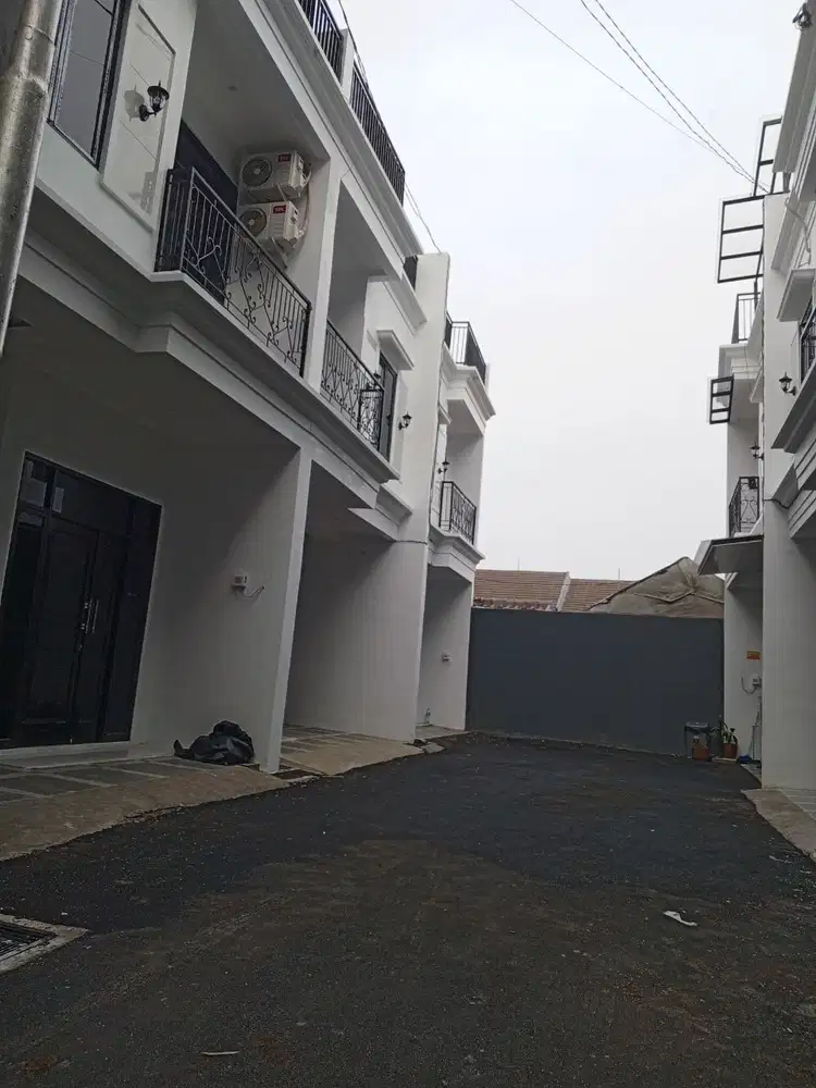 Rumah Cluster 790 juta di Jl Gandaria Jagakarsa Murah Akses mobil
