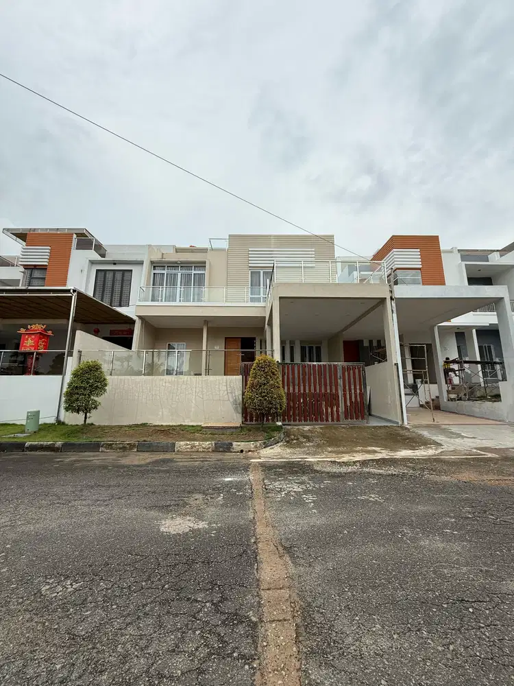 DIJUAL RUMAH MEWAH LILY GARDEN SEBELAH BUKIT PERMATA MEWAH