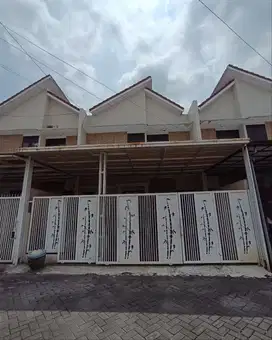 Rumah Dalam Cluster Tinggal Huni Bersih di Arumba Lowokwaru Malang