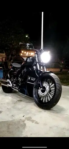 Benelli PE 250 Custom Bobber primo garage