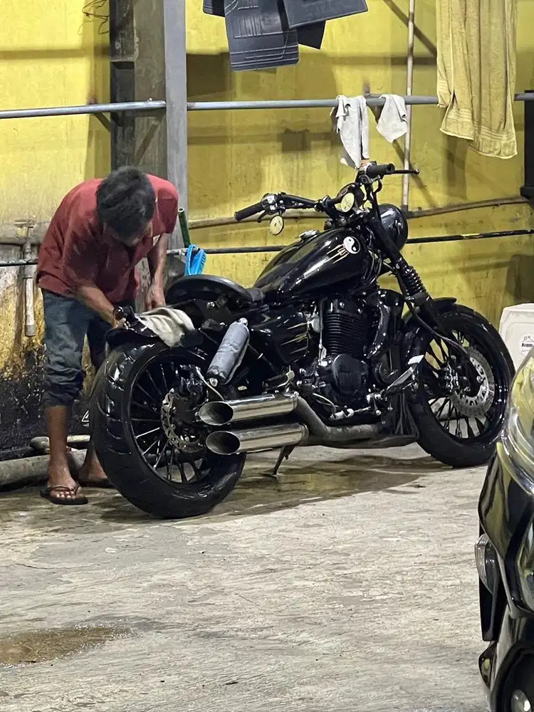 Benelli PE 250 Custom Bobber primo garage