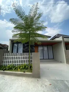 Rumah Cantik Samping Jalan Lokasi Premium dekat Kampus UII