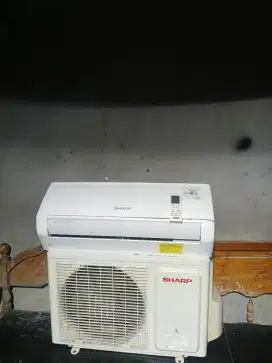 Jual ac Shrap ucy 1/2 pk R32,masih ada freon