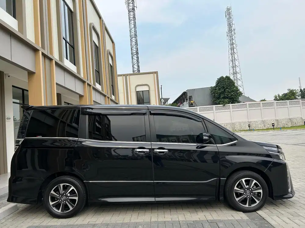 Toyota Voxy 2018 Bensi Metik