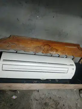 Jual indornya ajah Daikin 2 pk R22,barng masih orsinil