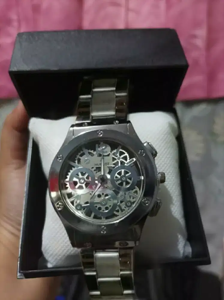 Jam tangan hblt