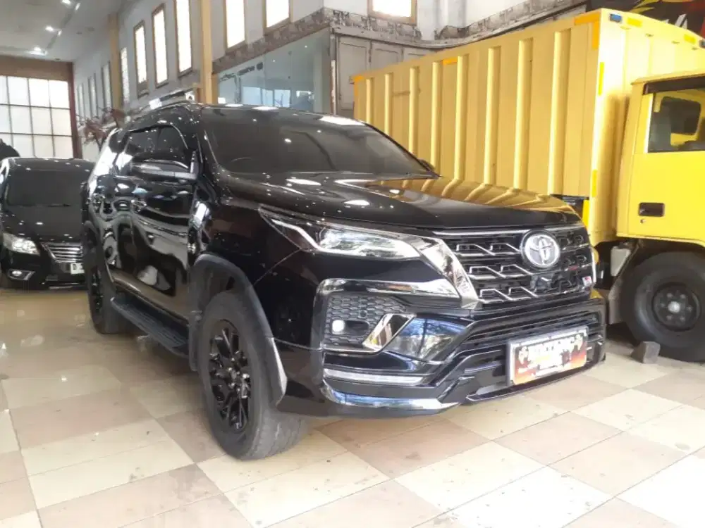 FORTUNER GR 2.8 AT 2023 NOPOL 1 ANGKA / MODEL THN 2024 (BINTANG MOTOR)