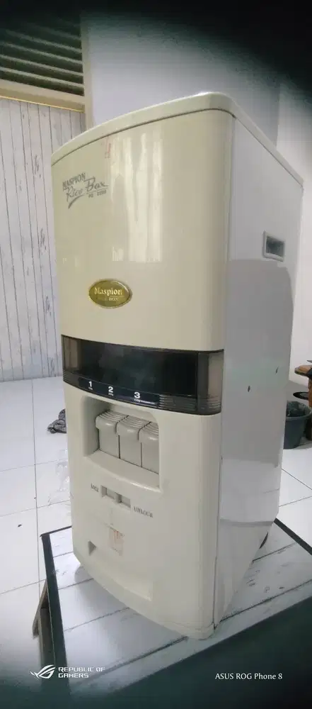 Cosmos – Sarana Penyimpan Beras 28 Kg
