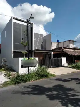 Rumah Baru Siap Huni Tamanmartani Dekat LPMP