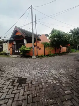 Rumah murah Sidoarjo pojok hook menghadap 2 jalan