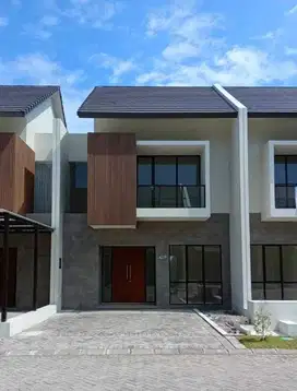 Jual rumah bagus siap huni di central park juanda sedati