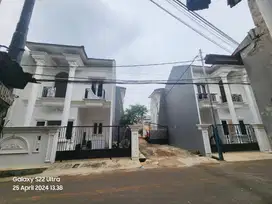 Dijual Rumah Classic Modern Siap Huni Cibubur Ciracas Jakarta Timur