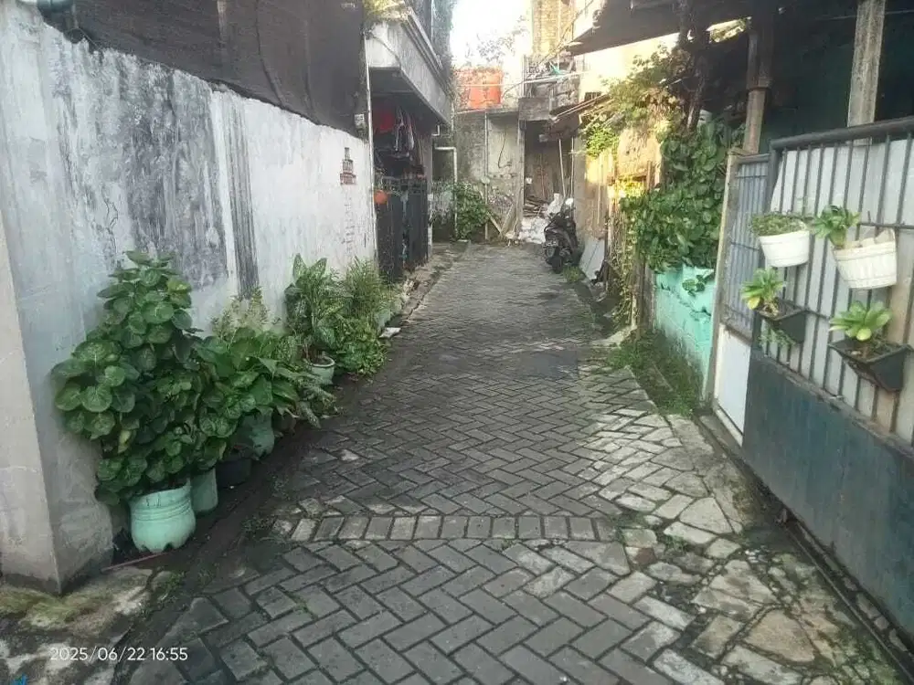 Di jual rumah 2 lantai di daerah Ciledug Tangerang kota