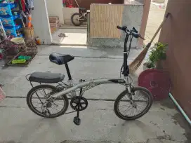 Sepeda lipat abu