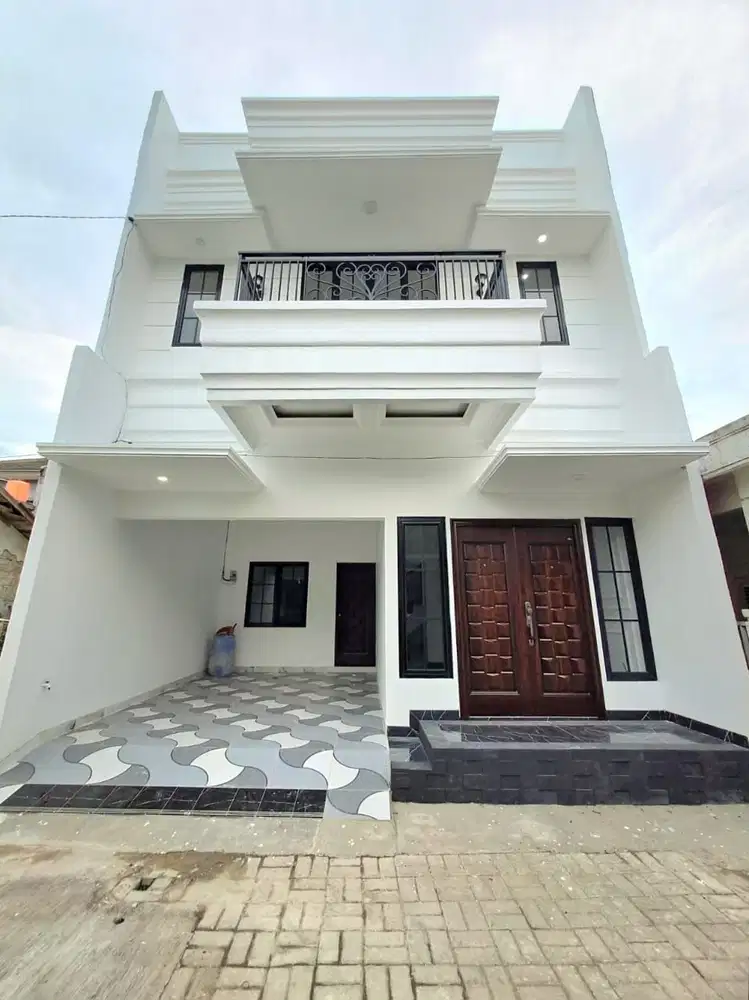 DIJUAL  RUMAH 2 LANTAI + ROOFTOP NON CLUSTER DI JAGAKARSA JAKSEL