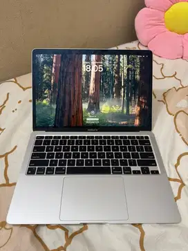 Macbook air m1 2020 8/256