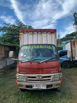 Mobil box CDD 6 ban Toyota dyna 2012 siap pakai