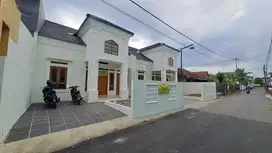 Rumah Baru Cantik Dekat Rita Supermall
