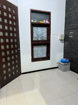 ‼️JUAL CEPAT‼️Rumah 1,5 Lantai diRoyal Ketintang Regency SBY.