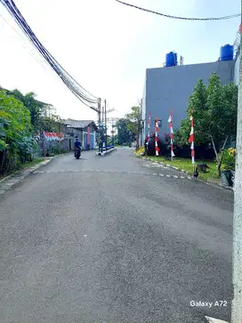 Rumah Dalam cluster Dengan Akses Jalan 2 Mobil Di selatan Jakarta