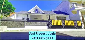 Jual Rumah Mewah Luas 250 m2 Dalam Permahan Nempel Kampus UII JOGJA