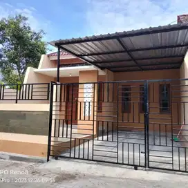 RUMAH BARU DEKAT PASAR STAN MAGUWOHARJO SLEMAN YOGYAKARTA
