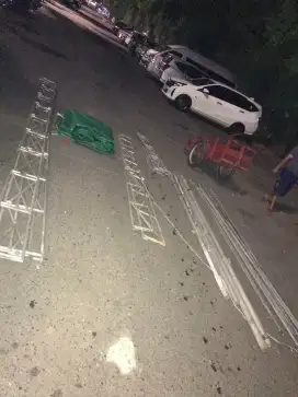 Tenda  persegi pjg dan lebar