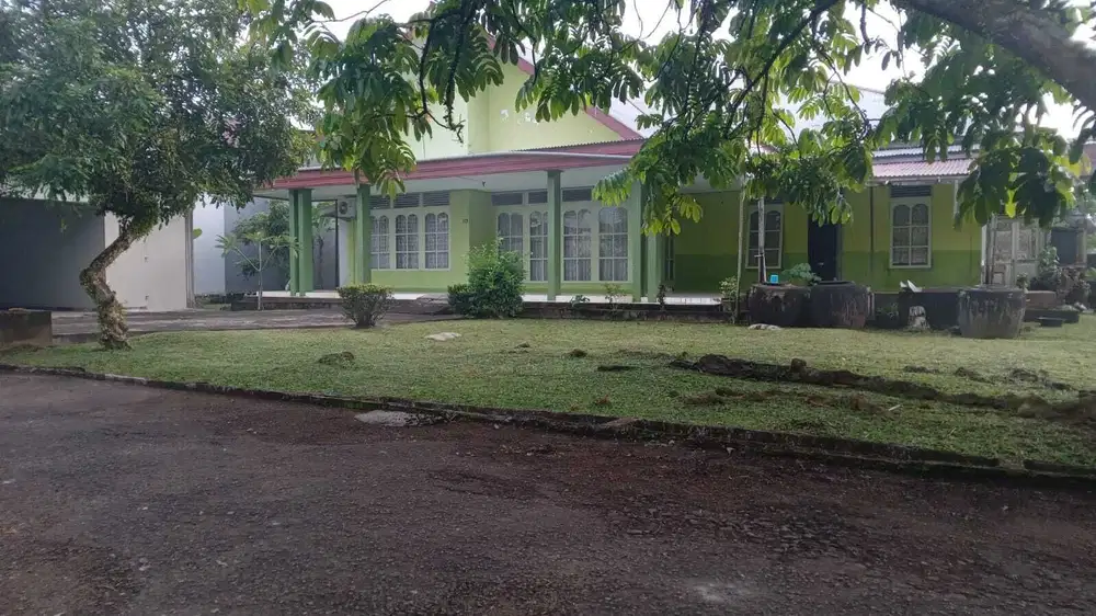 jual rumah tanah luas di Pontianak
