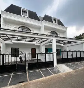 RUMAH MODERN CLASSIC DEKAT MRT FATMAWATI LEBAK BULUS