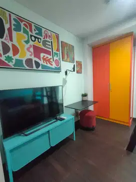Studio Apartemen dengan Interior Modern WoodlandPark by MoFU