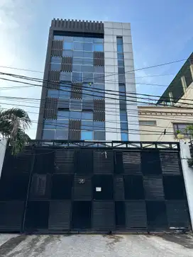 Dijual Gedung Kantor Lokasi Strategis di Taman Sari Jakarta Barat