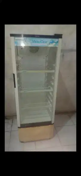 Jual showcase kulkas pendingin minuman ukuran tanggung normal