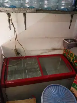 Kulkas pintu kaca freezer Maspion