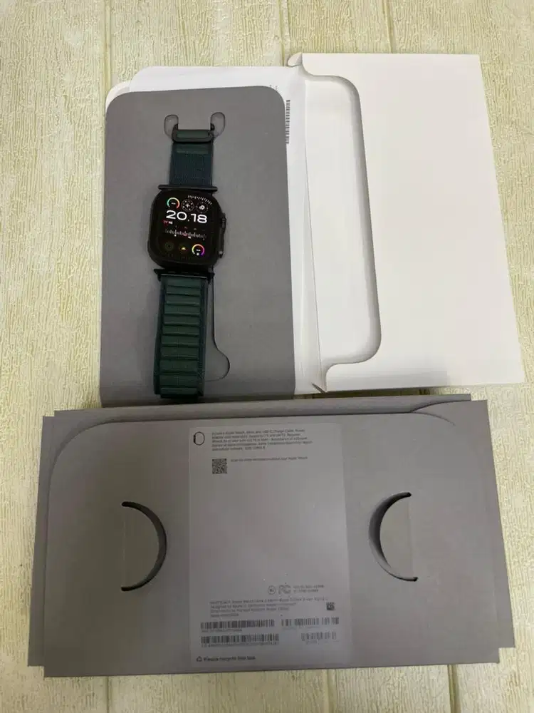 Apple watch Ultra Black titanium Green alpine strap original bekas