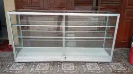 Dicari etalase bekas