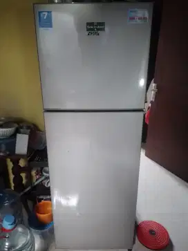 Dijual cepat Kulkas 2 pintu, kondisi masih normal 1.300.000 nego tipis