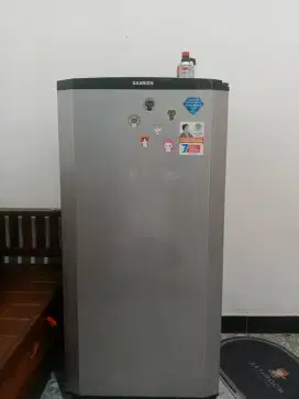 Dijual kulkas 1 pintu sanken