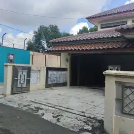 TANAH KUSIR, Rumah Siap Huni 2-lt daerah Jakarta Selatan