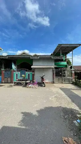 Rumah pinggir Jln Yos Sudarso. Banjarmasin barat