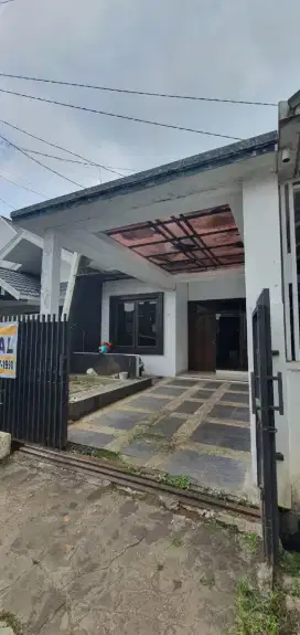 Rumah kokoh terawat siap huni di kawaluyaan buah batu soekarno hatta