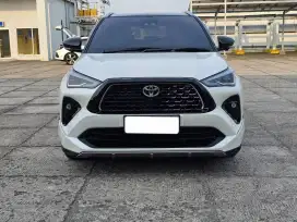Km 10 rb yaris cross gr hybrid tss at 2024 putih two tone