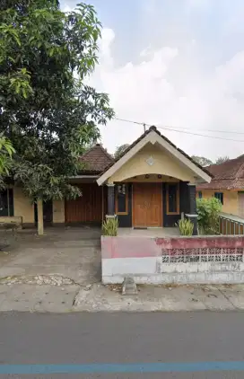 Dijual Rumah Strategis selatan Pasar Godean, mangku aspal jalan utama