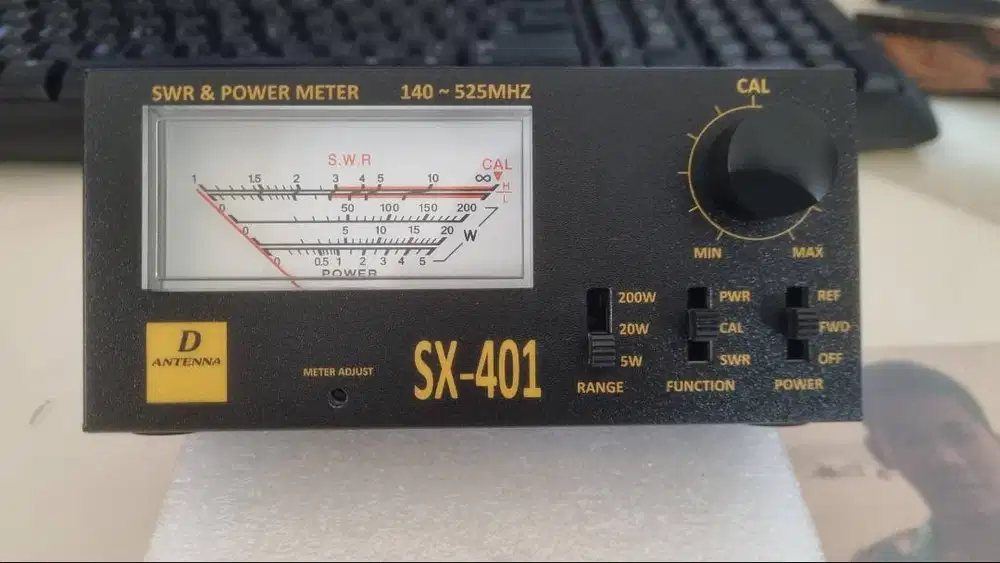 SWR SX-401 d'antenna