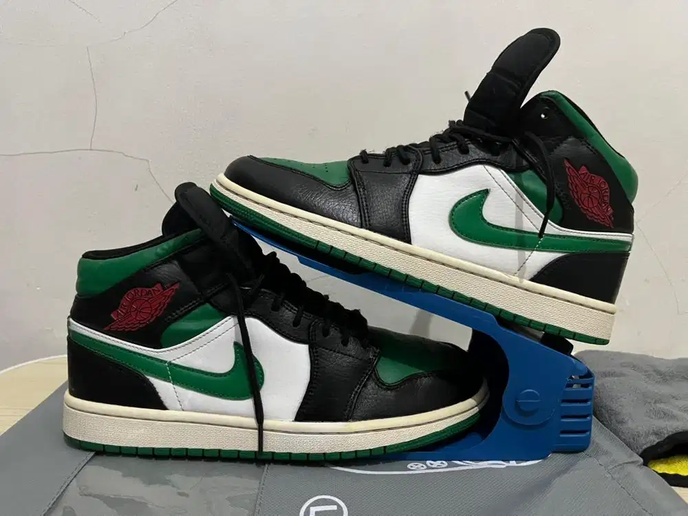 Sepatu Nike Jordan  1 Mid green Toe second like new
